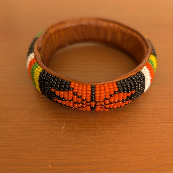 Colorful Beaded Bracelet - Picture 5 of 6